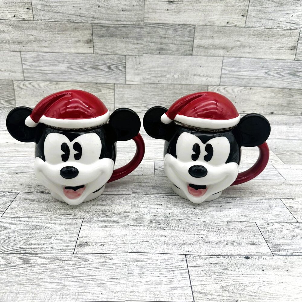 New St. Nicholas Square Disney Mickey Christmas Santa Hat Mug w/Lid Set of 2